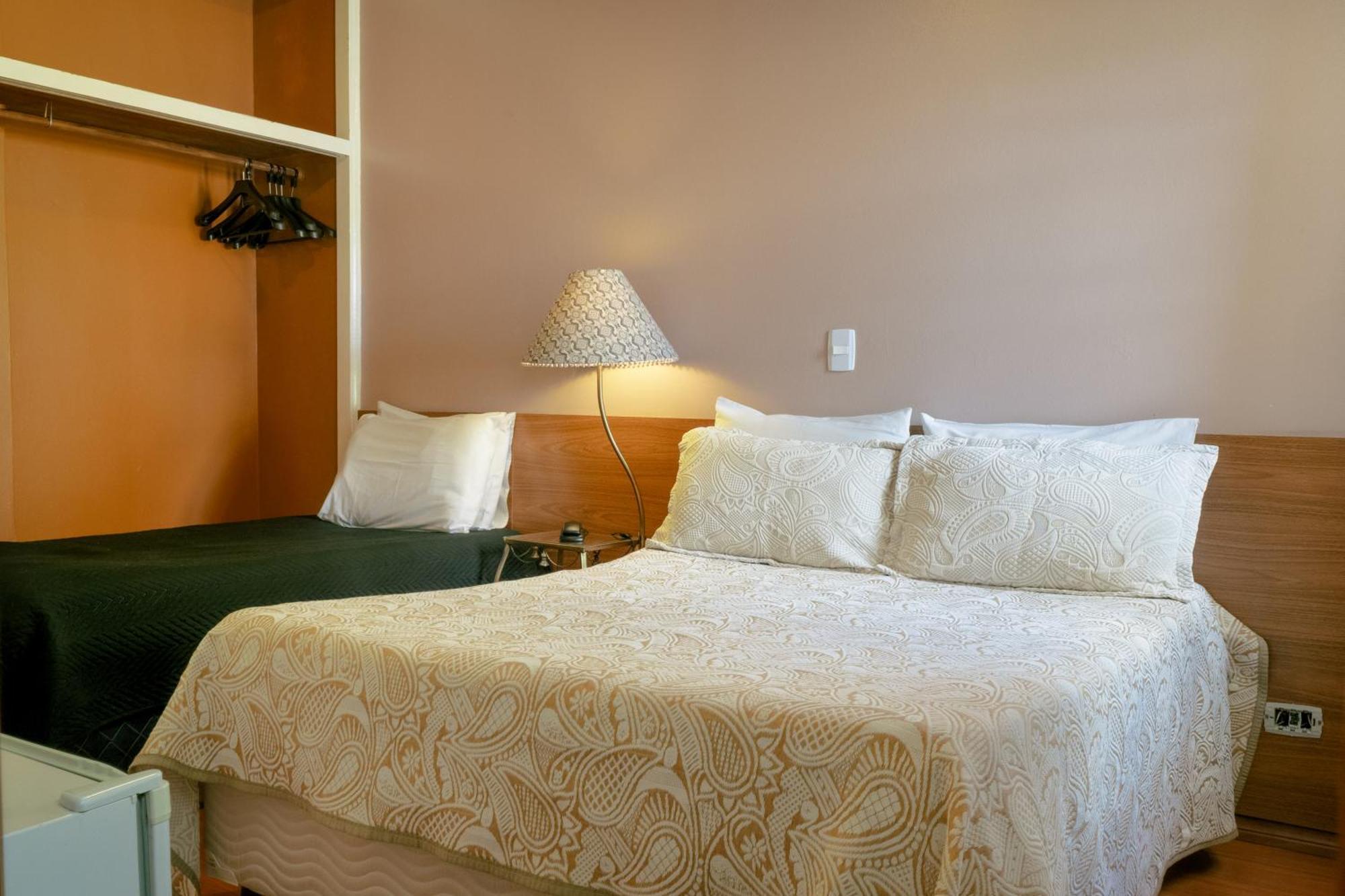 Hotel Geneve - 2Km Do Capivari Campos do Jordão Room photo