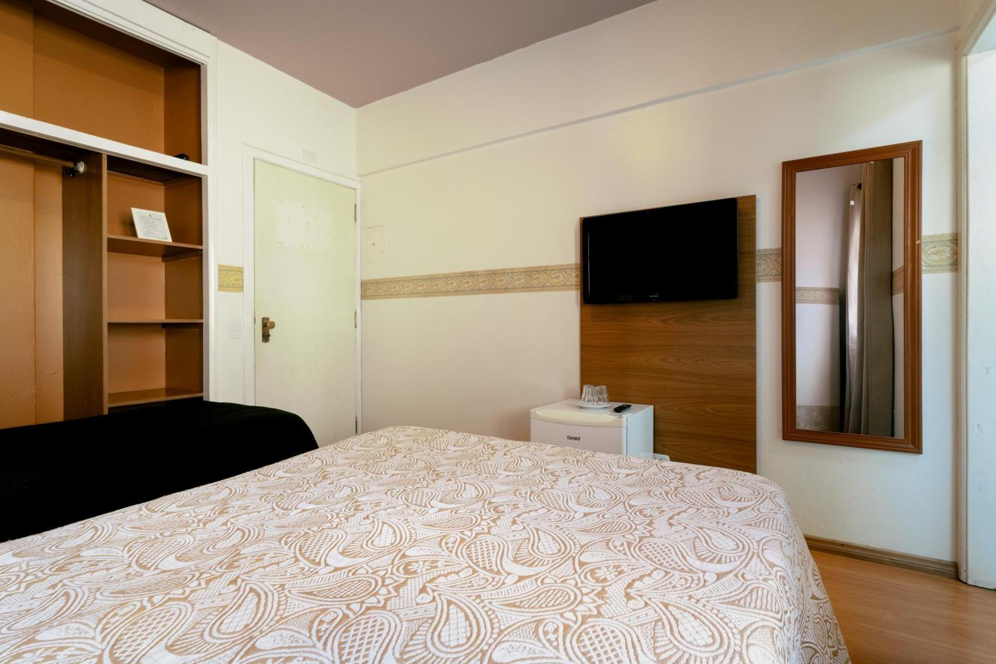 Hotel Geneve - 2Km Do Capivari Campos do Jordão Room photo